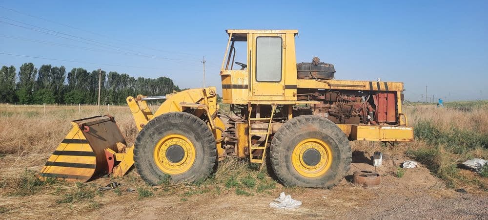 Фронтальный погрузчик  TO-18 2.5 куб — 2