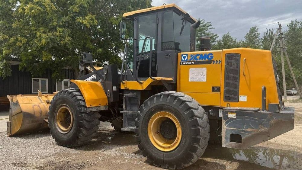 Погрузчиклар 
2019йил 
XCMG 3 кублик

LW500FN рычаг 
25.000$

Сотув — 2