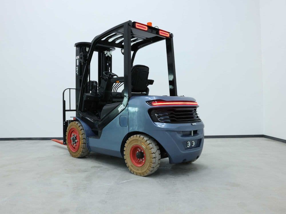 Вилочный электропогрузчик Royal Forklift 3 тонны Кара Kara — 2