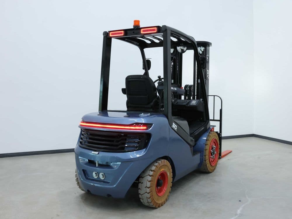 Вилочный электропогрузчик Royal Forklift 3 тонны Кара Kara — 4