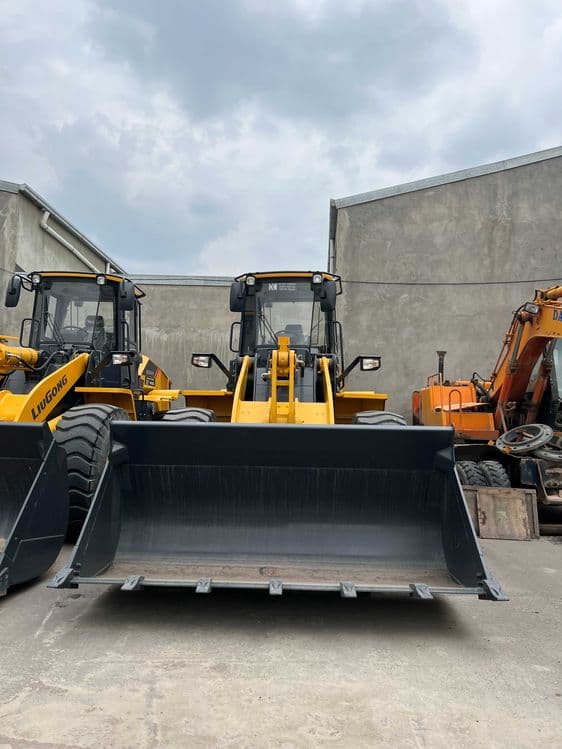 Фронтальный погрузчик 855MAX, 3.3 m³, Kredit/lizing mavjud — 3