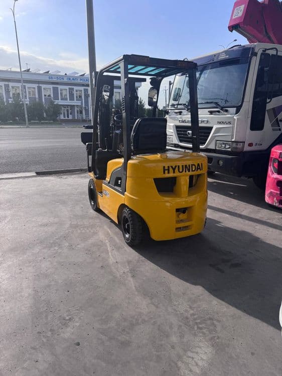 HYUNDAI 18D7E кара sotiladi pogruzchik.Погрузчик — 3