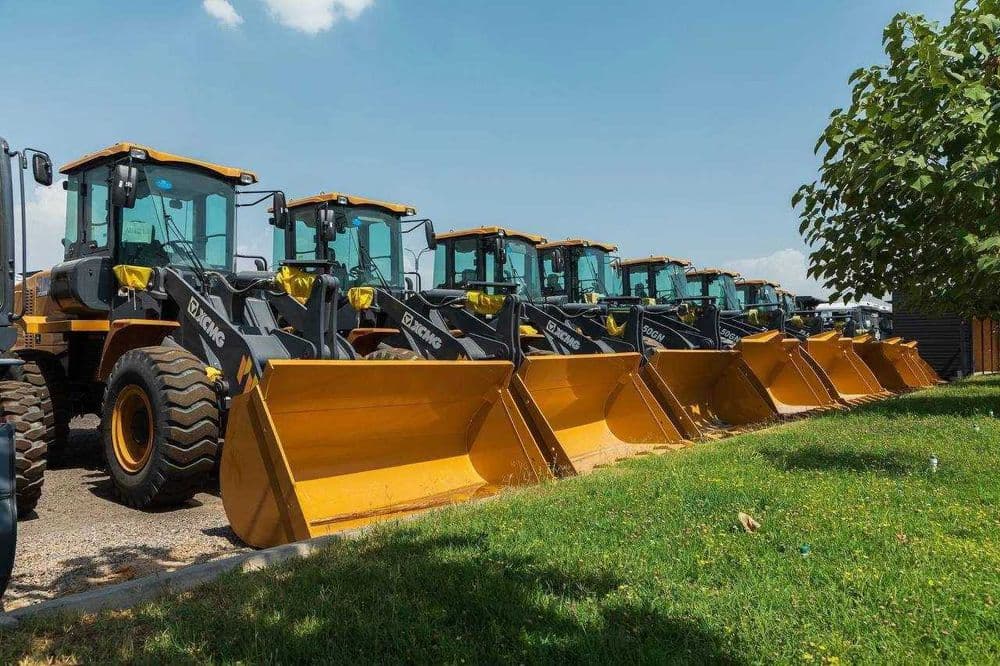 Фронтальный погрузчик XCMG LW330FN 2.1 куб, джойстик в Ташкент — 1