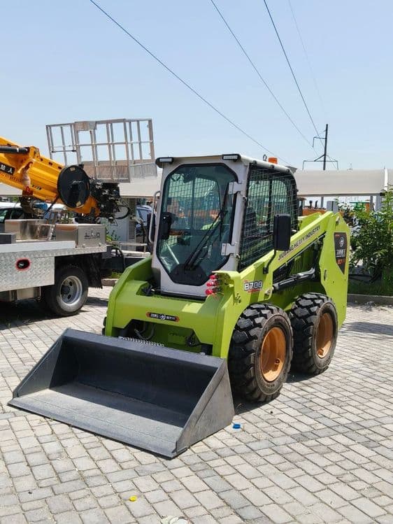Pogruzchik JB 700 — 2
