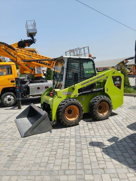 Pogruzchik JB 700 — 3