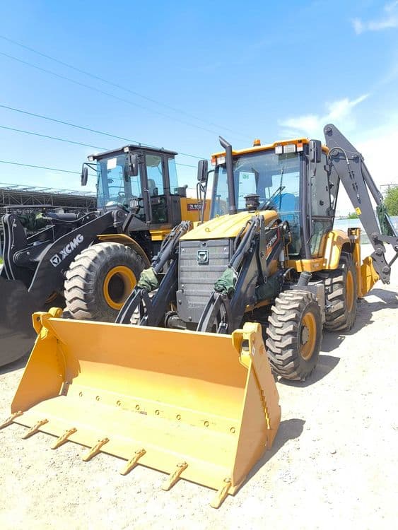 Экскаватор-погрузчик XC8-S3570(равноколёсный)  XC870KH(Разноколёсный) — 4