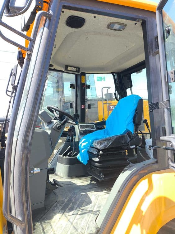 Экскаватор-погрузчик XC8-S3570(равноколёсный)  XC870KH(Разноколёсный) — 7