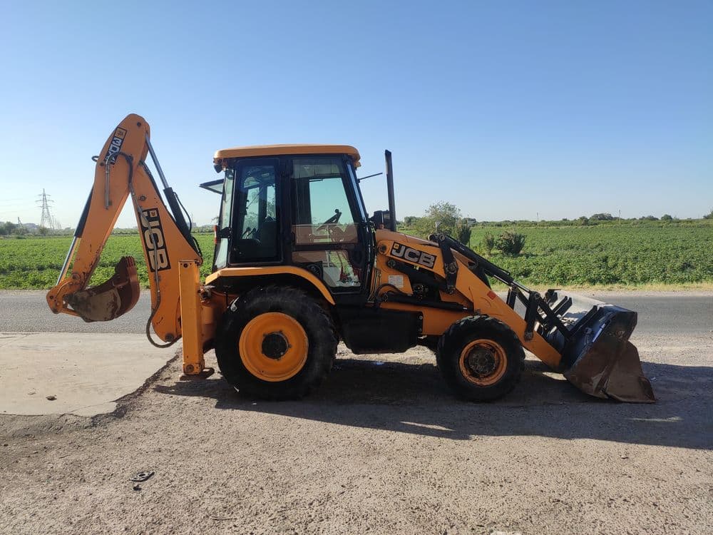 Экскаватор погрузчик JCB. — 2