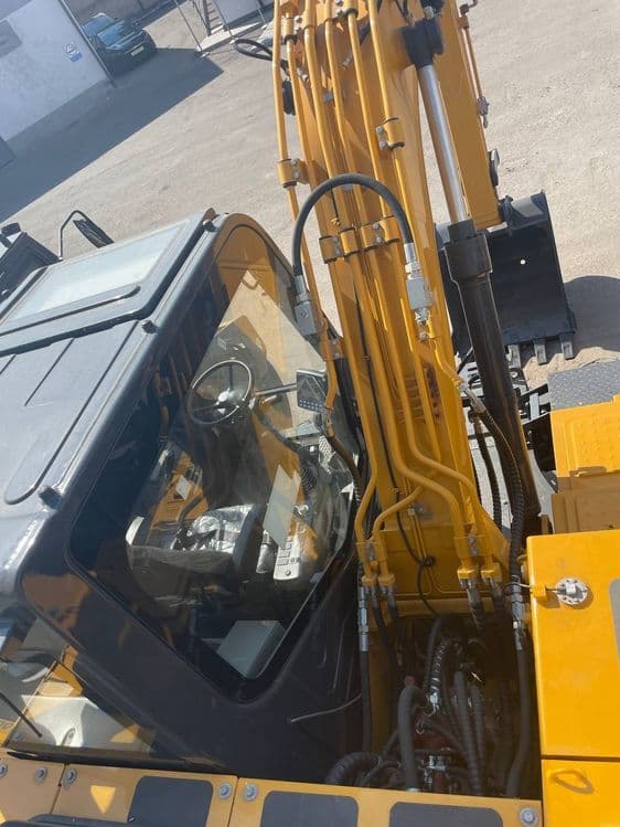 Экскаватор колесный liugong 915E — 4
