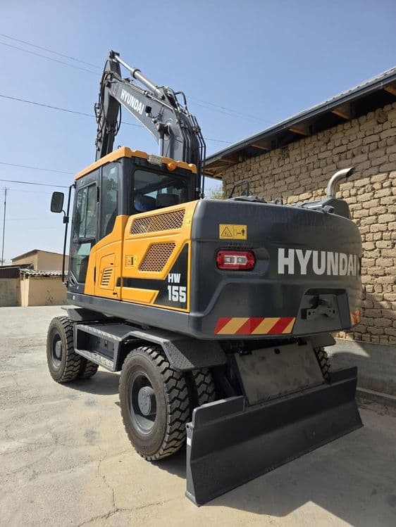 Сотилади экскаватор колесный Hyundai HW155 лик 2025 йил лизинги бор — 2
