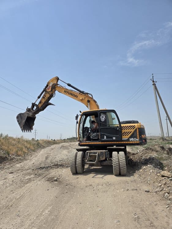 Hyundai 140 w 2014 — 1