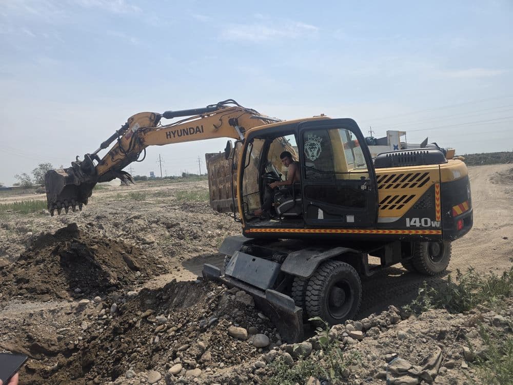 Hyundai 140 w 2014 — 3