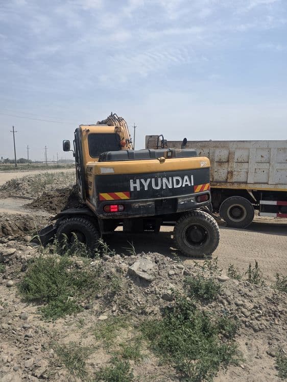 Hyundai 140 w 2014 — 4