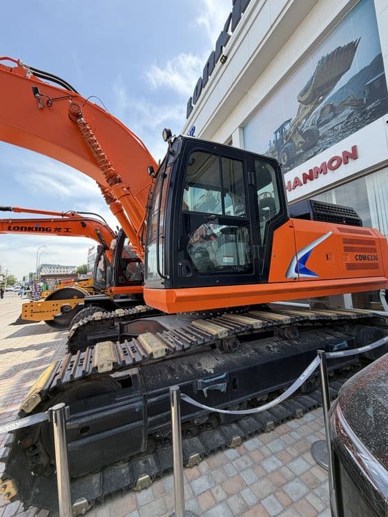Lonking Ekskavator CDM 6336 — 2