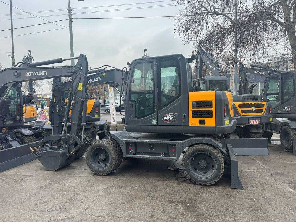 Экскаватор Колесный гидравлический XINYUAN XYC65 550 млн сум с НДС — 1