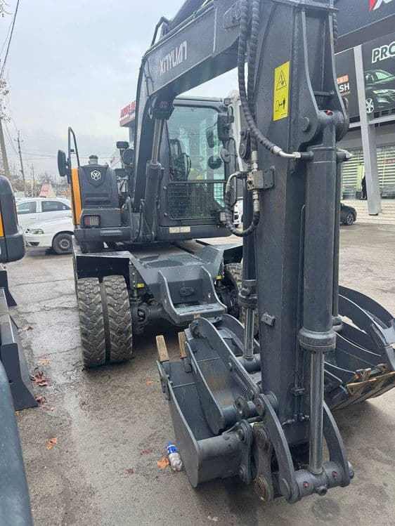 Экскаватор Колесный  гидравлический  XINYUAN XYC65 550  млн сум с НДС — 3