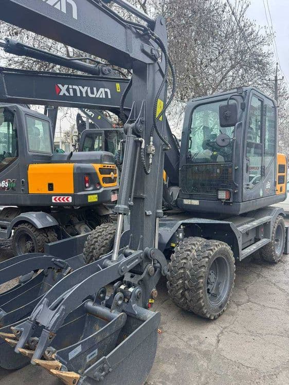 Экскаватор Колесный  гидравлический  XINYUAN XYC65 550  млн сум с НДС — 4