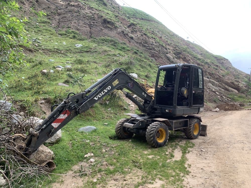 Ekskavator  holati yaxshi yili 2013 motochas 23.000 — 4