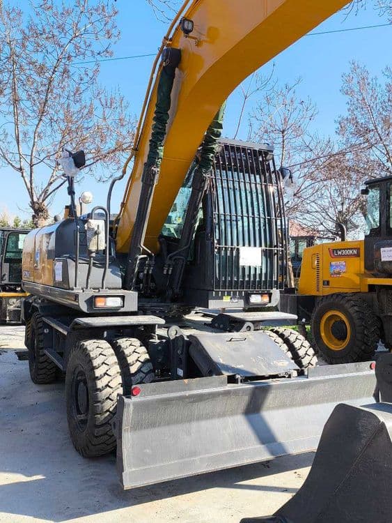 Колёсный экскаватор XCMG-XE210WD(1м3) — 2