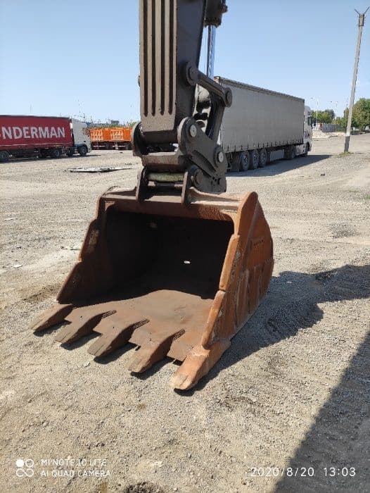 Экскаватор Volvo EC300DL с гидромолотом — 2