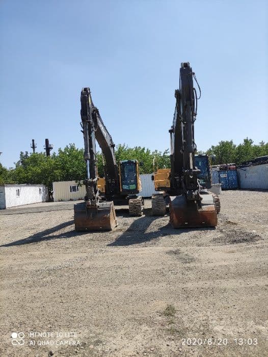 Экскаватор Volvo EC300DL с гидромолотом — 5