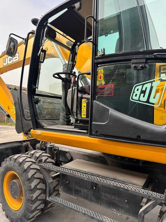 Экскаватор  JCB в отличном состоянии — 3