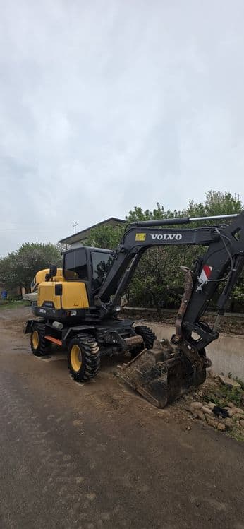 Ekskavator volvo 60 pro sotiladi — 2