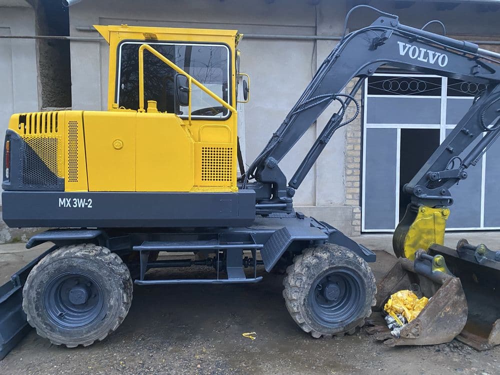 Ekskavator sotiladi 1994 — 2