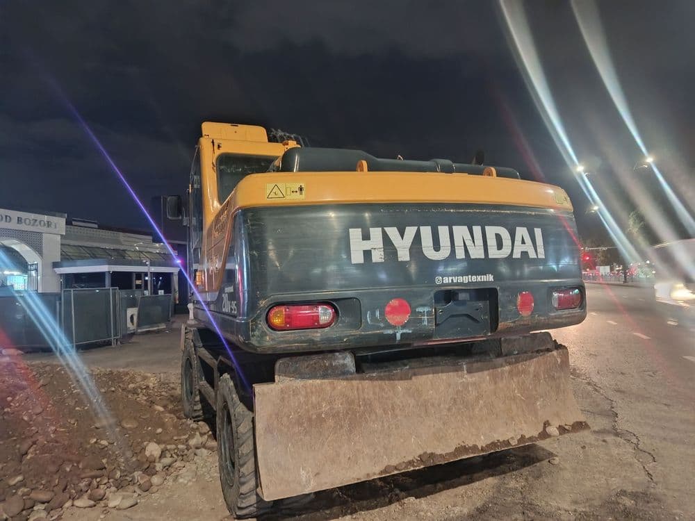 Экскаватор Hyundai 210 — 3