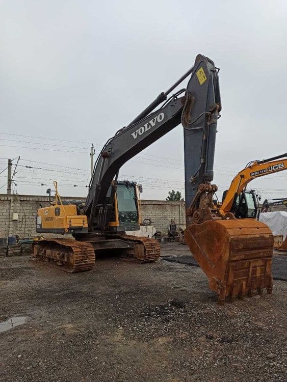 Экскаватор VOLVO 210 ec blc продам срочно! — 1