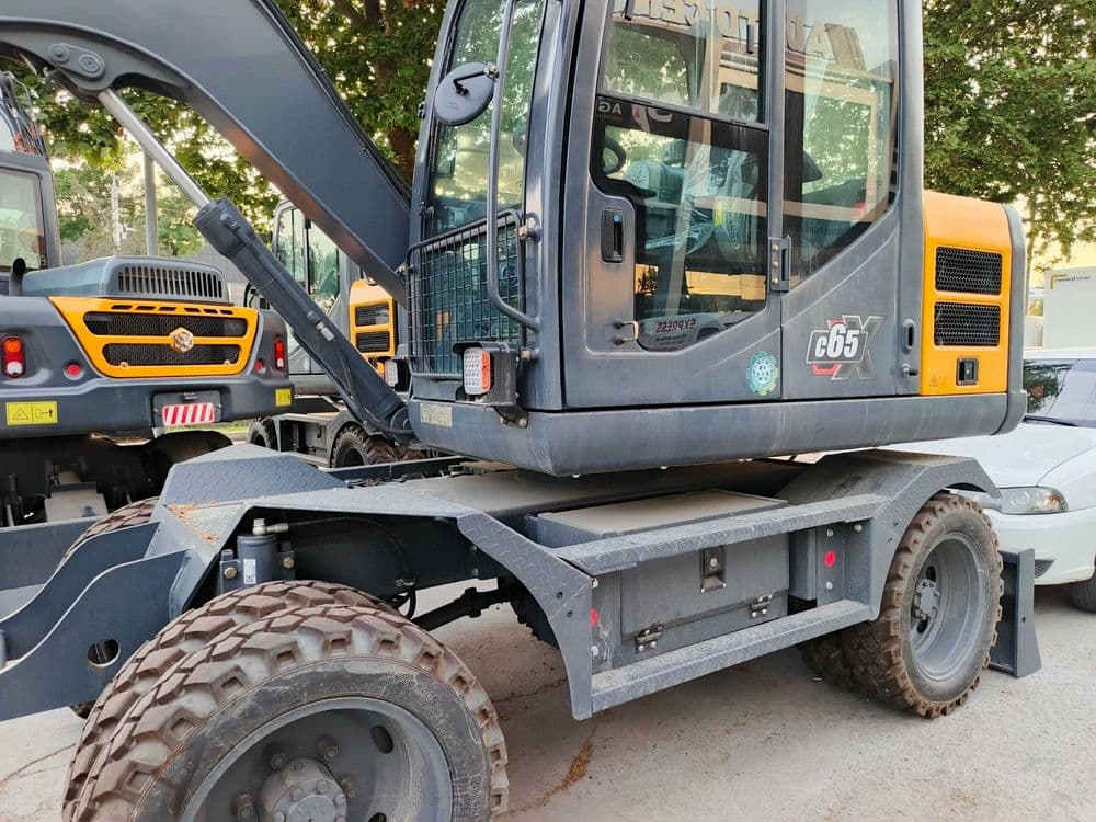 Экскаватор   C65ECO — 7