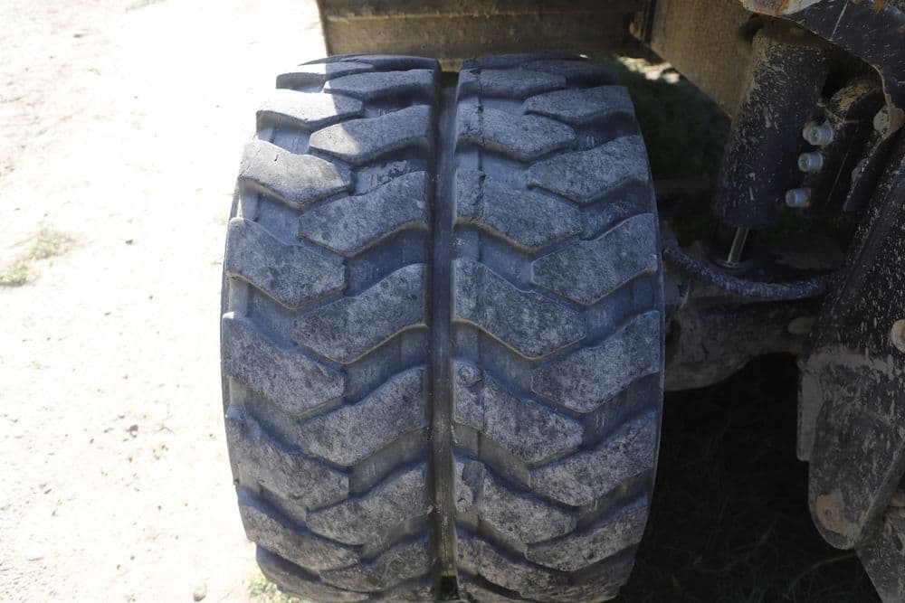 Ekskavator sotiladi 49000$ — 4