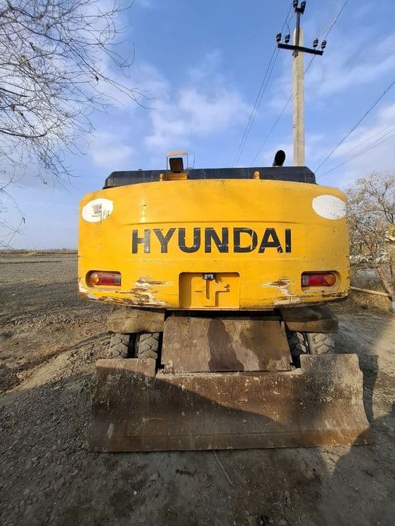 Hyundai 1400 excavator sotiladi — 1