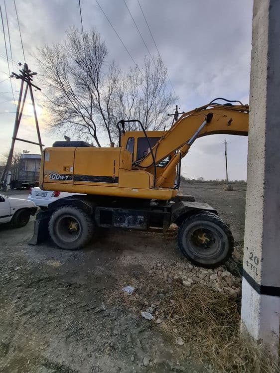 Hyundai 1400 excavator sotiladi — 5