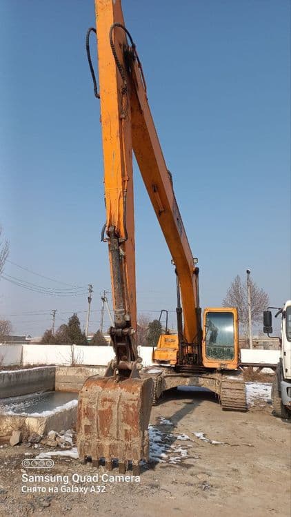 Ekiskivator xolati yaxshi 16m 2012yil — 2