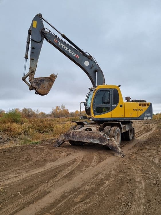 Volvo EW170 ekskavator — 6