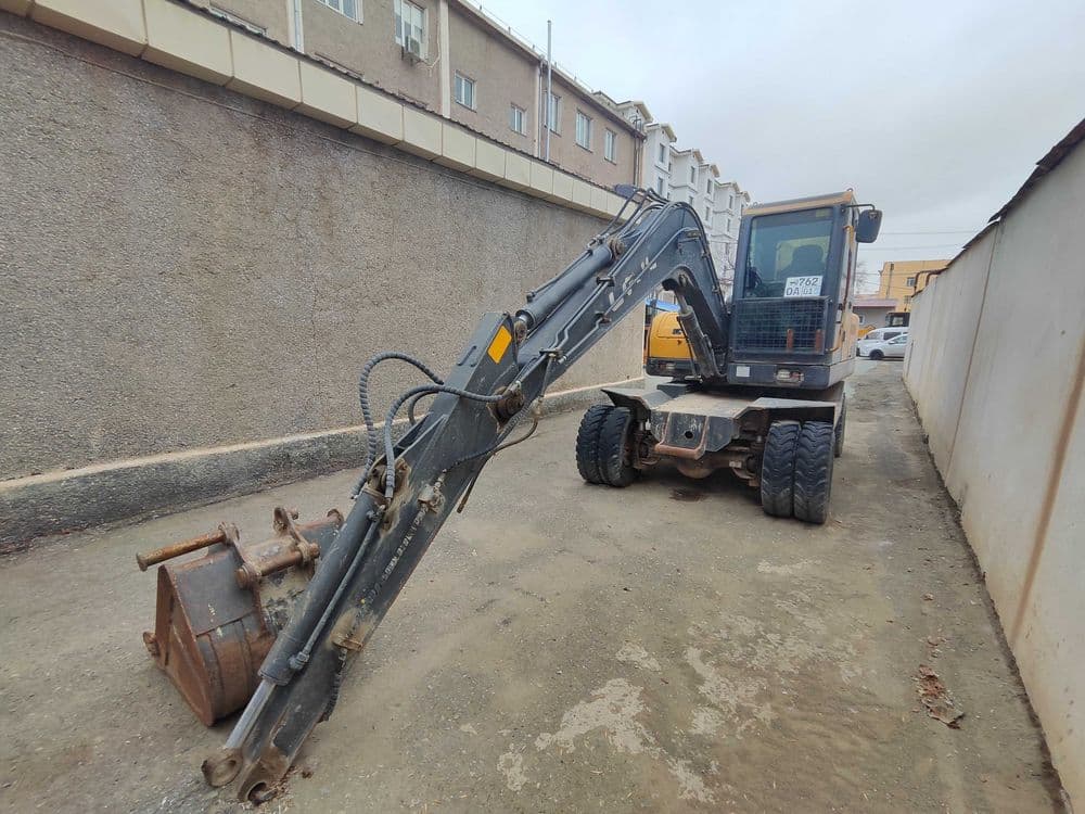 Ekskavator (LG670BM) — 1