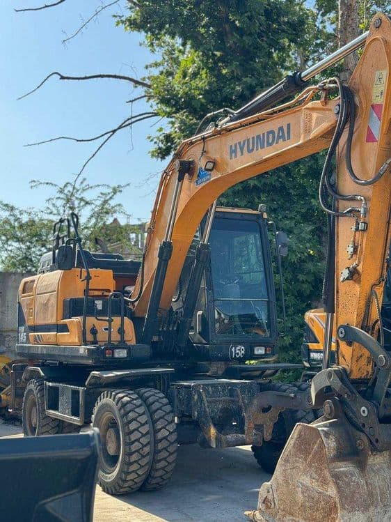 Ekskavator HYUNDAI 0,57 kub, 14 tonn, sotuvda mavjud — 2
