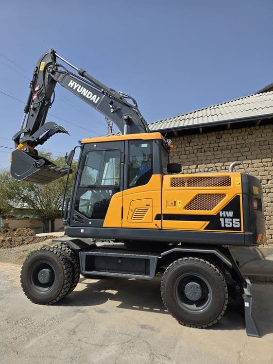 Ekskavator Hyundai HW155 — 2