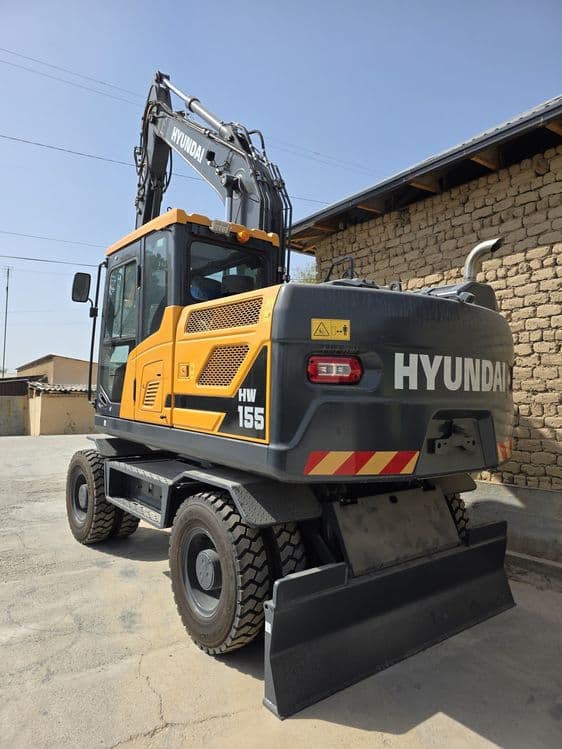 Ekskavator Hyundai HW155 — 3