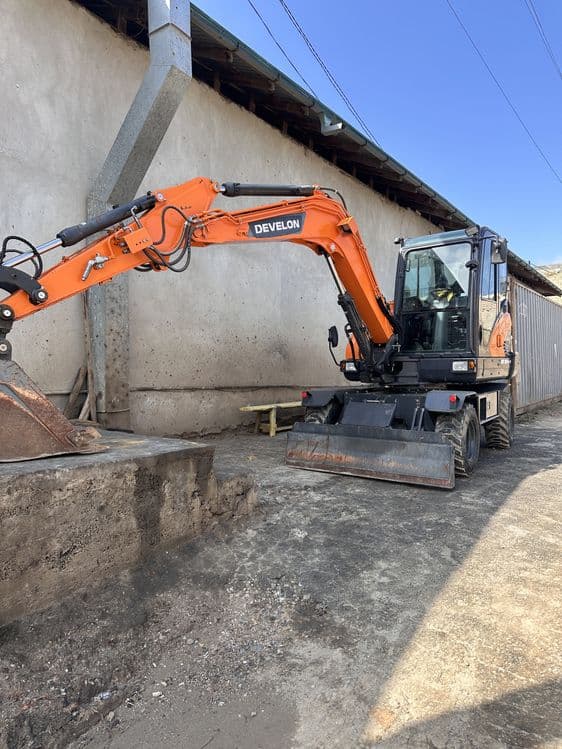 Mini Ekskavator DEVELON DX65W-7 — 5