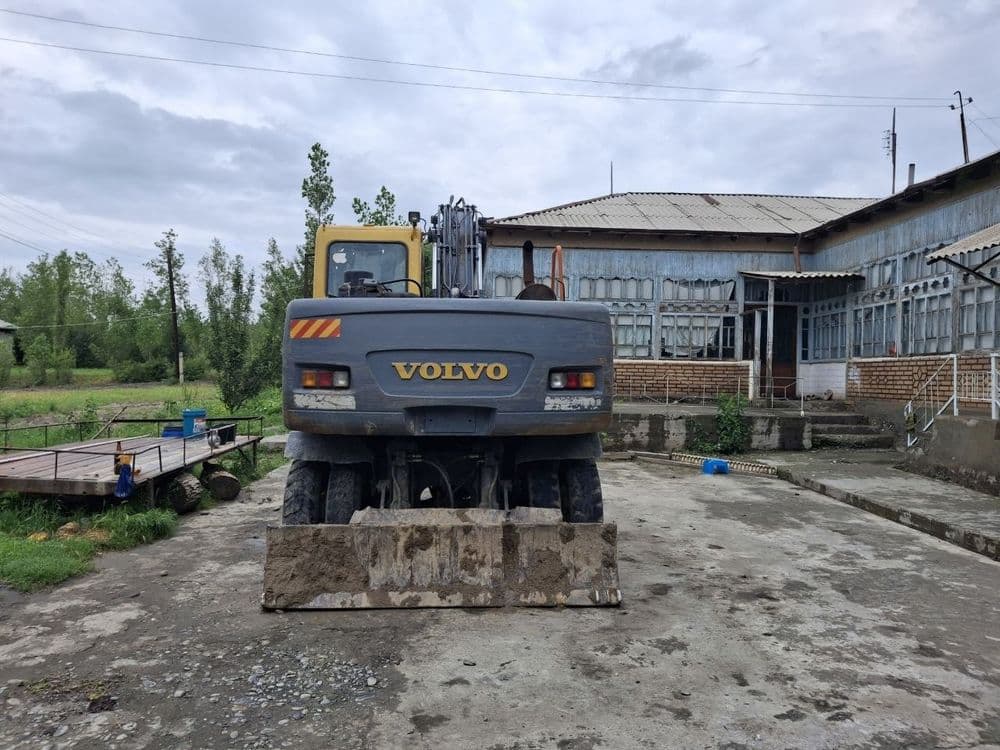 Volvo 130 Ekskavator — 3