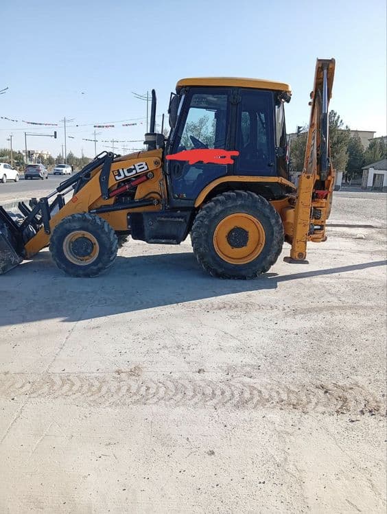 JSB ekskavator pogruzchik yili 2019 motosoat 6000 — 1