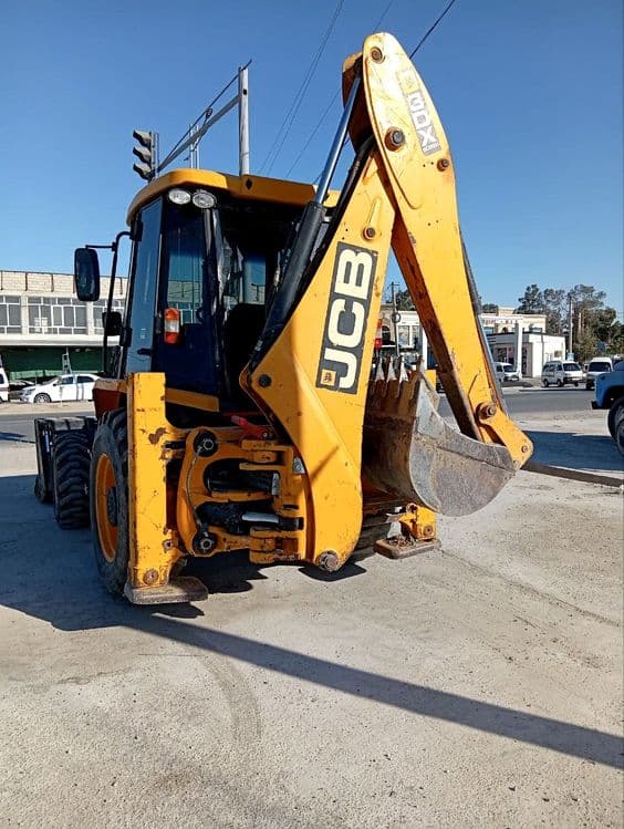 JSB ekskavator pogruzchik yili 2019 motosoat 6000 — 2