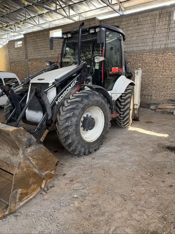 Hidromek 102S A5 ekskavator pagruzchik sotiladi — 2