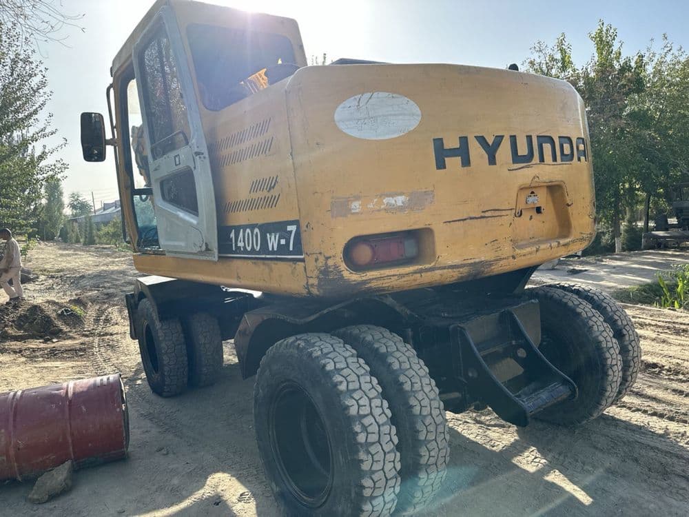 Hyundai 1400 экскаватор — 2