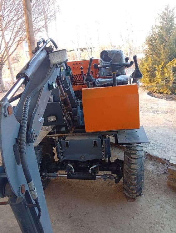 Ekskavator sotiladi — 4