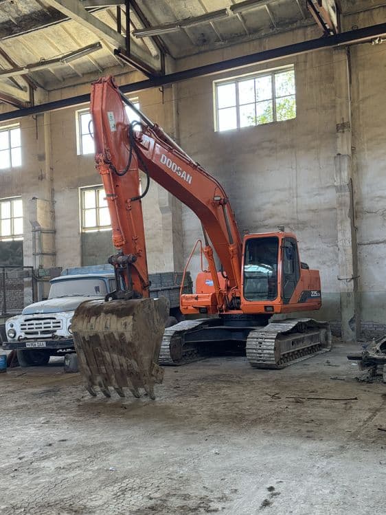 Doosan 225 LC ekskavator sotiladi — 1