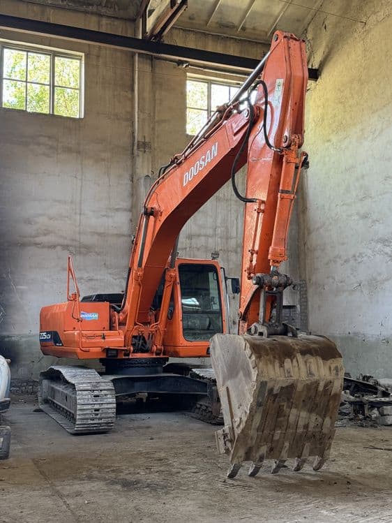 Doosan 225 LC ekskavator sotiladi — 2