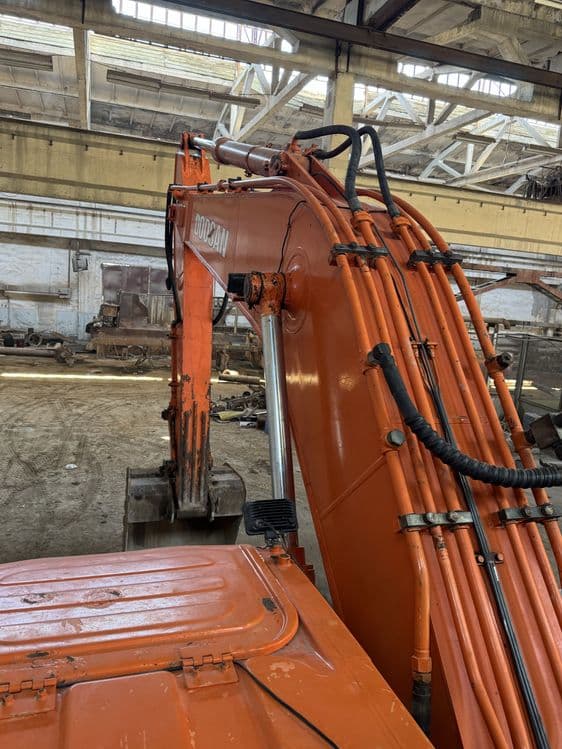 Doosan 225 LC ekskavator sotiladi — 4